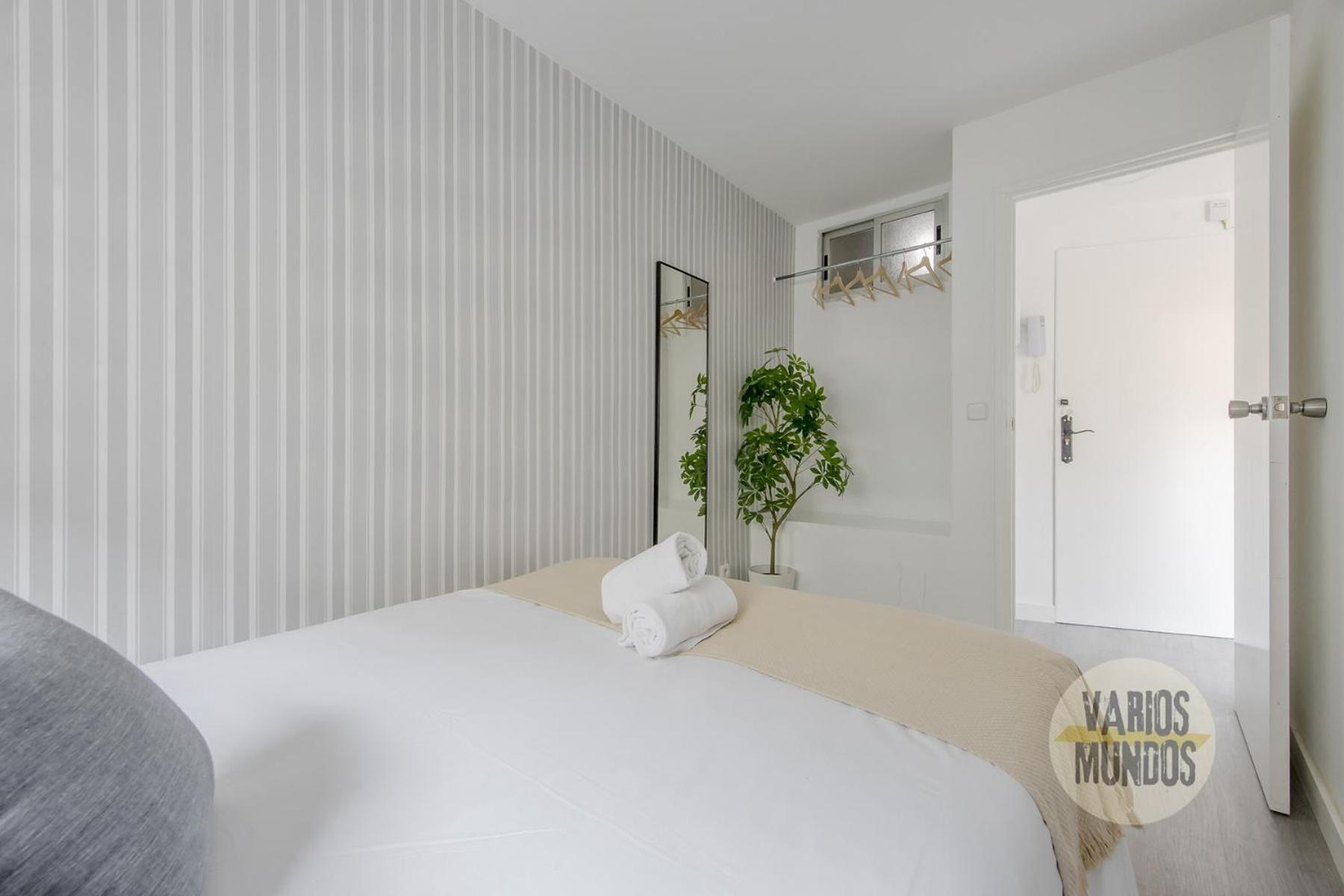 Atico Calle Silva Para 3Pax Con Terraza Esquina Con Gran Via E2 Madrid Extérieur photo